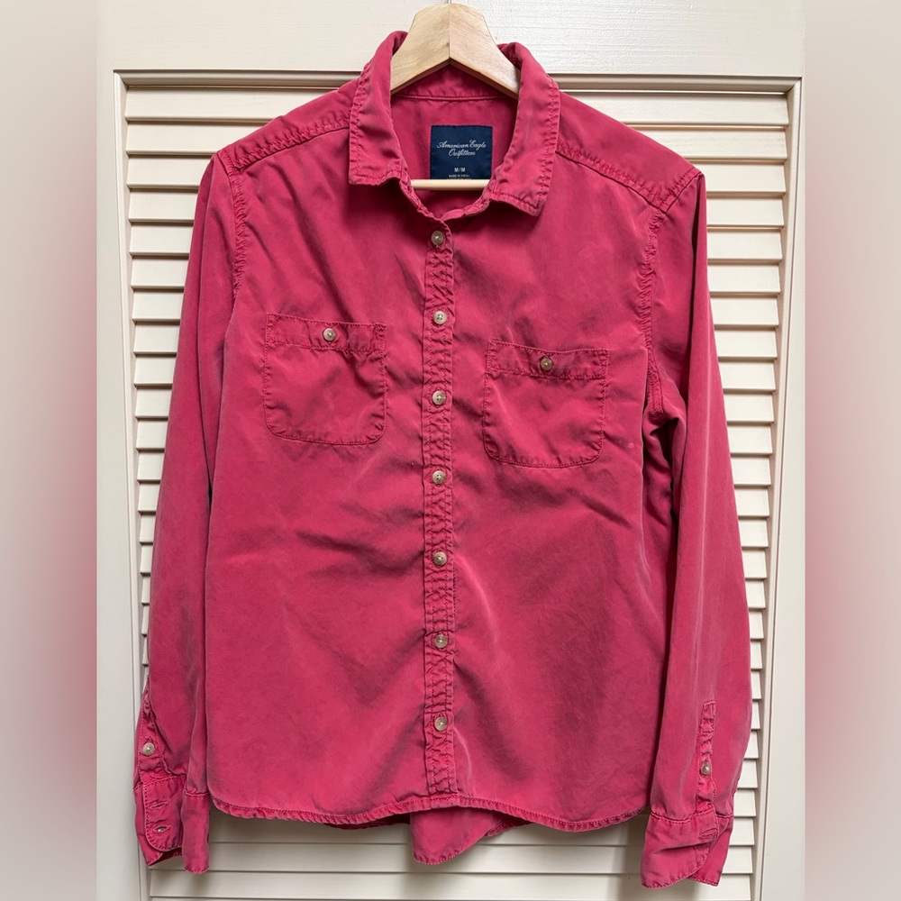 American Eagle Womens Button Up Shirt M Pink Long Sleeve Casual Pocket Lyocell